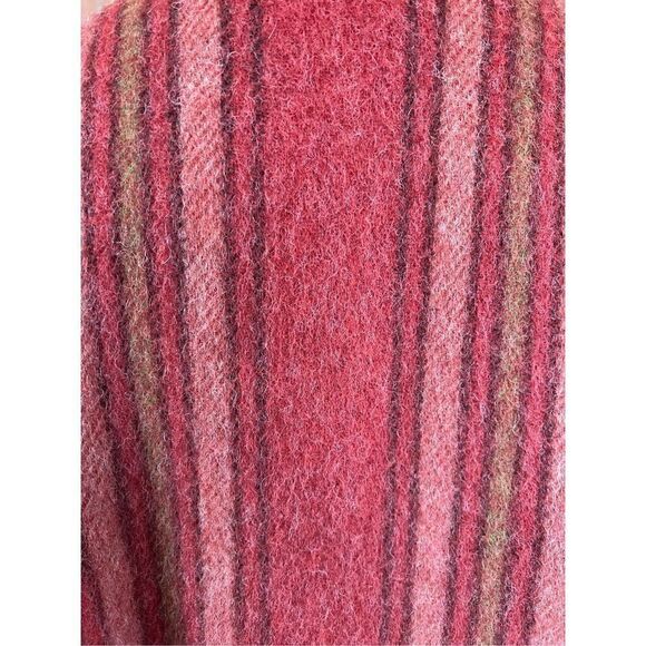 Red Wool Cape - Picture 7 of 8